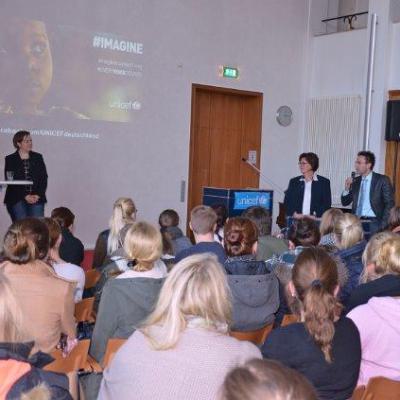 Hansa Forum Kinderrechte Diskussion Mit Straesser