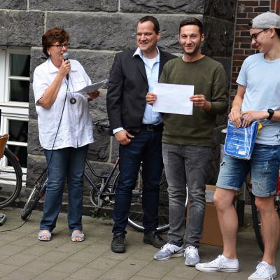 4 Hansa Berufskolleg Ehrung Der Klasse Mit Der Hoechsten Laufleistung In16c Sponsorenlauf 2018. Foto Hbk Lv