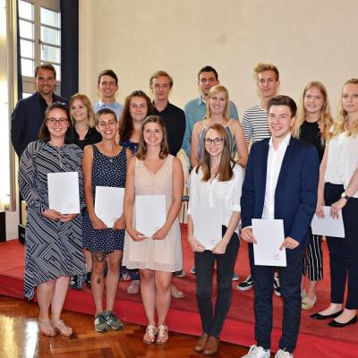 9 Hansa Berufskolleg Verabschiedung Der Dienstleistungsberufe Juli 2018 De16w Foto Lv