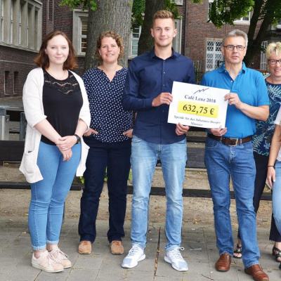 Hansa Berufskolleg Spendenuebergabe An Das Johannes Hospiz. Foto Lv 1 Kopie Kopie