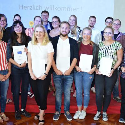 Hansa Berufskolleg Absolventinnen Und Absolventen Der Zusatzausbildung Europakauffrau Europakaufmann 18.09.2018 L V