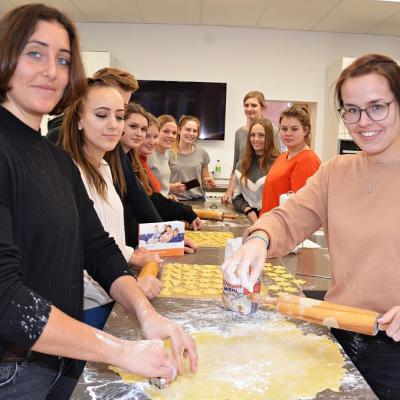 Hansa Berufskolleg Backen Fr Die Knigskinder De19 19.11.2019